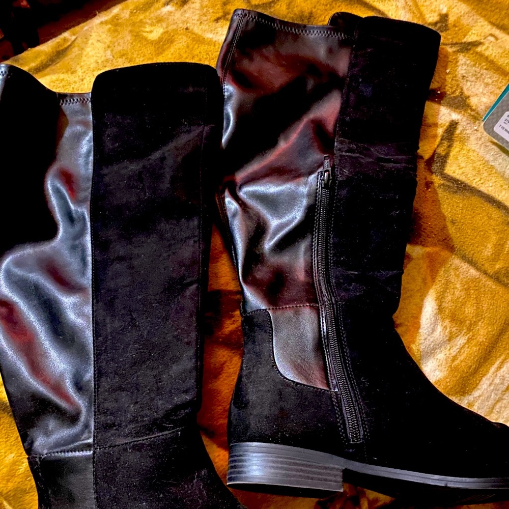 Knee boots